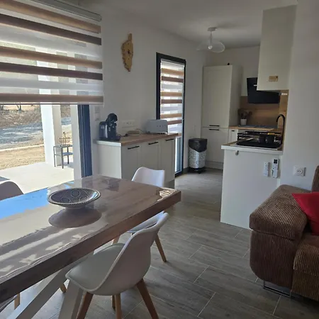 Chez Corinne Et Paul Lägenhet *